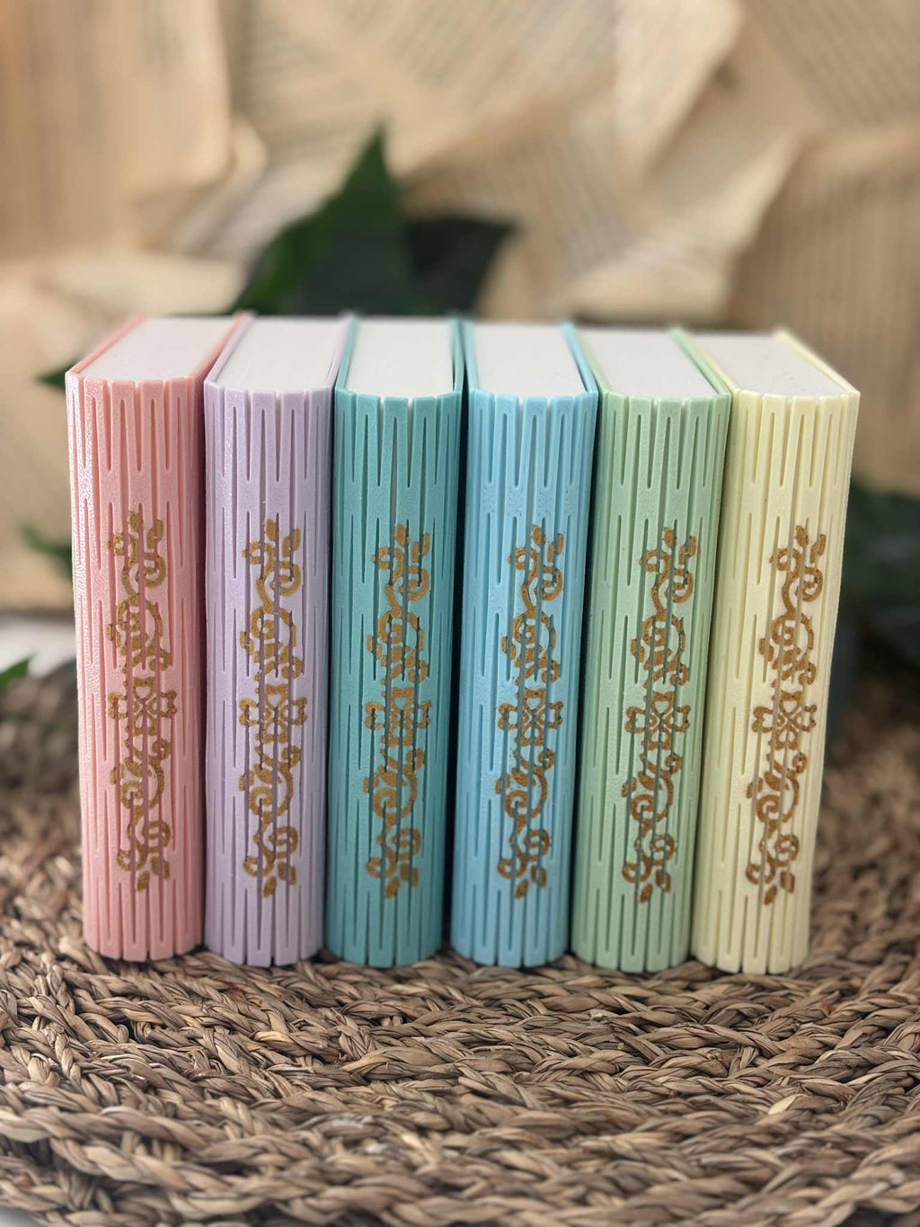 Books Read This Year Tracker - PASTEL : Pink & Gold