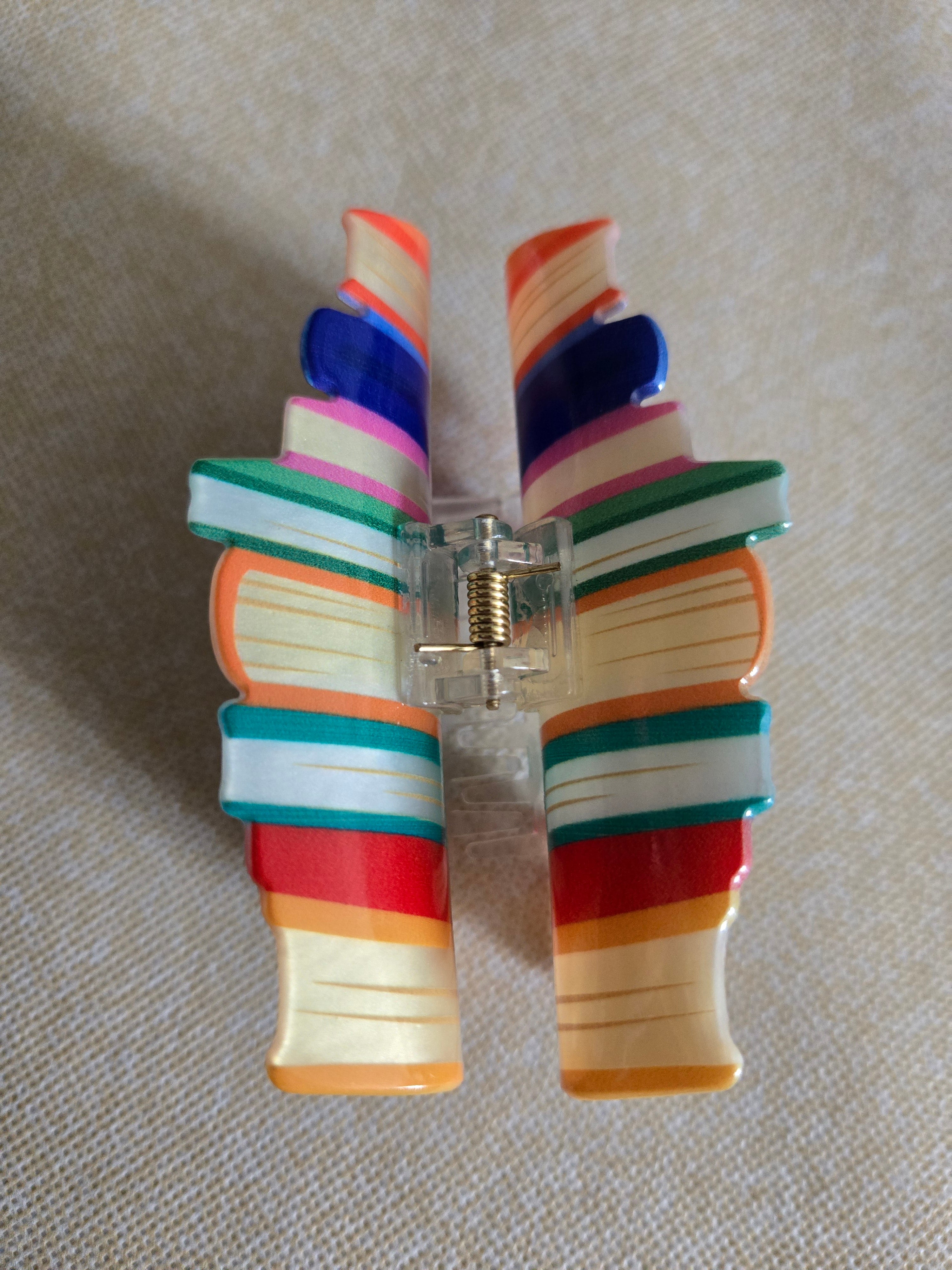 Books Claw Clip